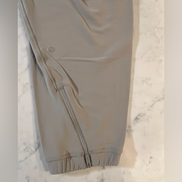 Lululemon Adapted State HR
Fleece Jogger Women’s Size 20 High Rise Slim Fit New - Picture 12 of 13